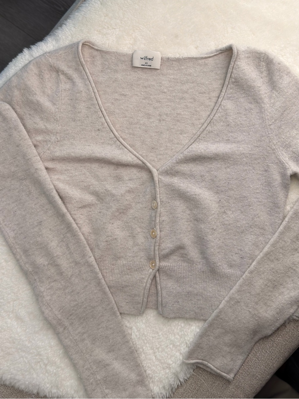 Wilfred Light Beige V-Neck Buttoned Blend Sweater Heather Oat XS